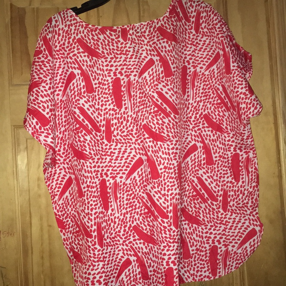 Red and white shirt - Picture 2 of 2